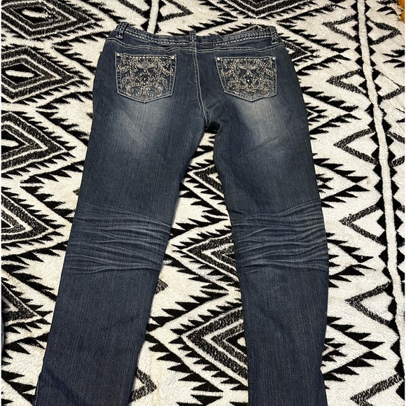 2b bebe - Picture 2 of 3